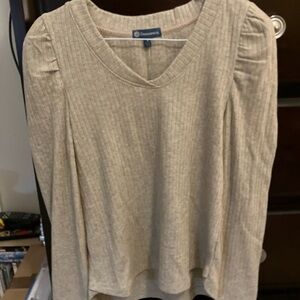 Dreamworks Women's Cream Top puff sleeve NWT size small runs big